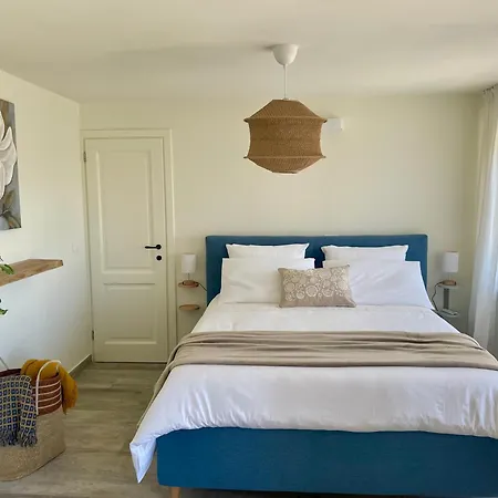 Dore- Boutique House With View *